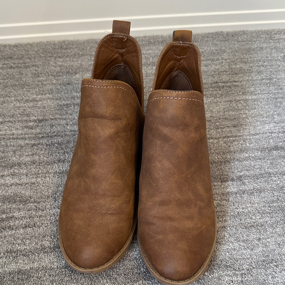 Universal Thread Brown Suede Chelsea Ankle Booties - Picture 2 of 5